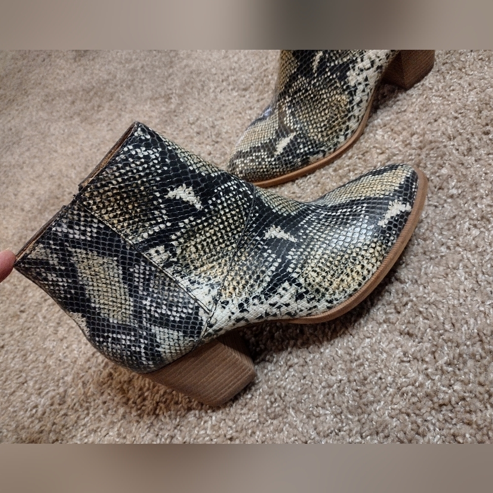 Madewell Snake Embossed Ankle Boots 8.5 - Picture 5 of 14